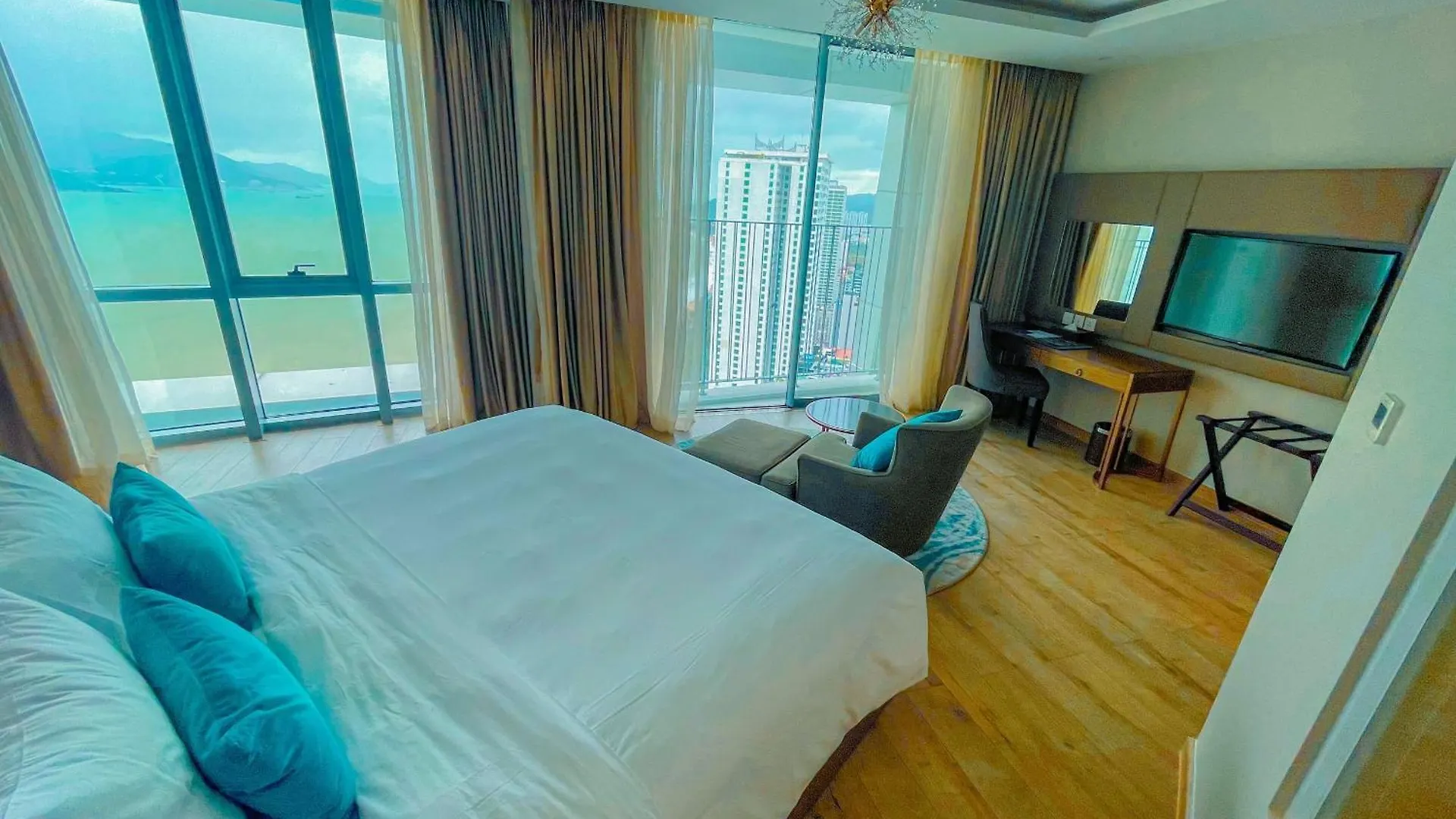 Panorama Condotel By Hlg 나트랑